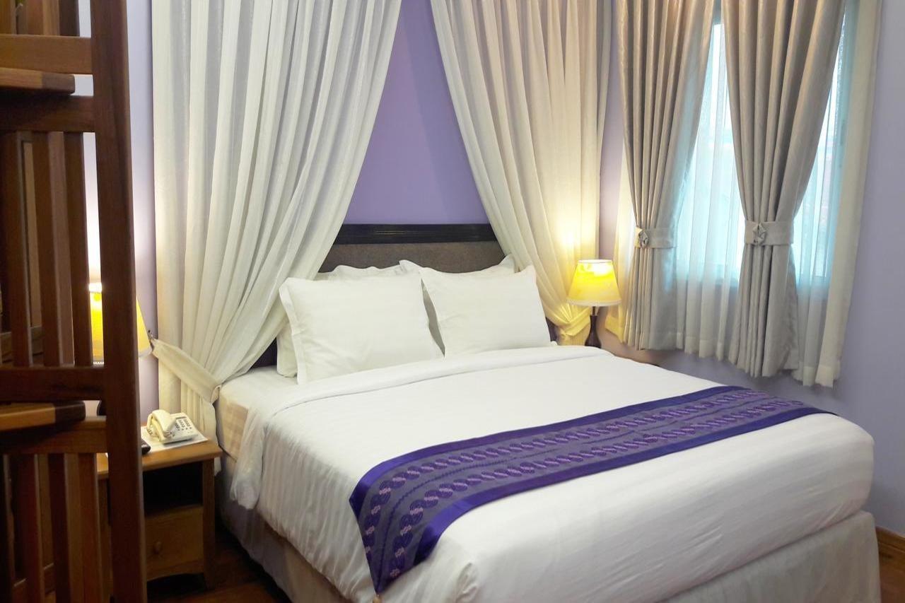 Grand Laurel Hotel Янгон Екстер'єр фото