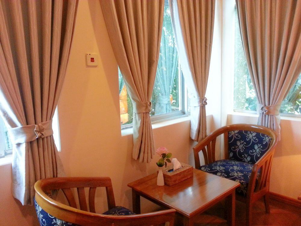 Grand Laurel Hotel Янгон Екстер'єр фото