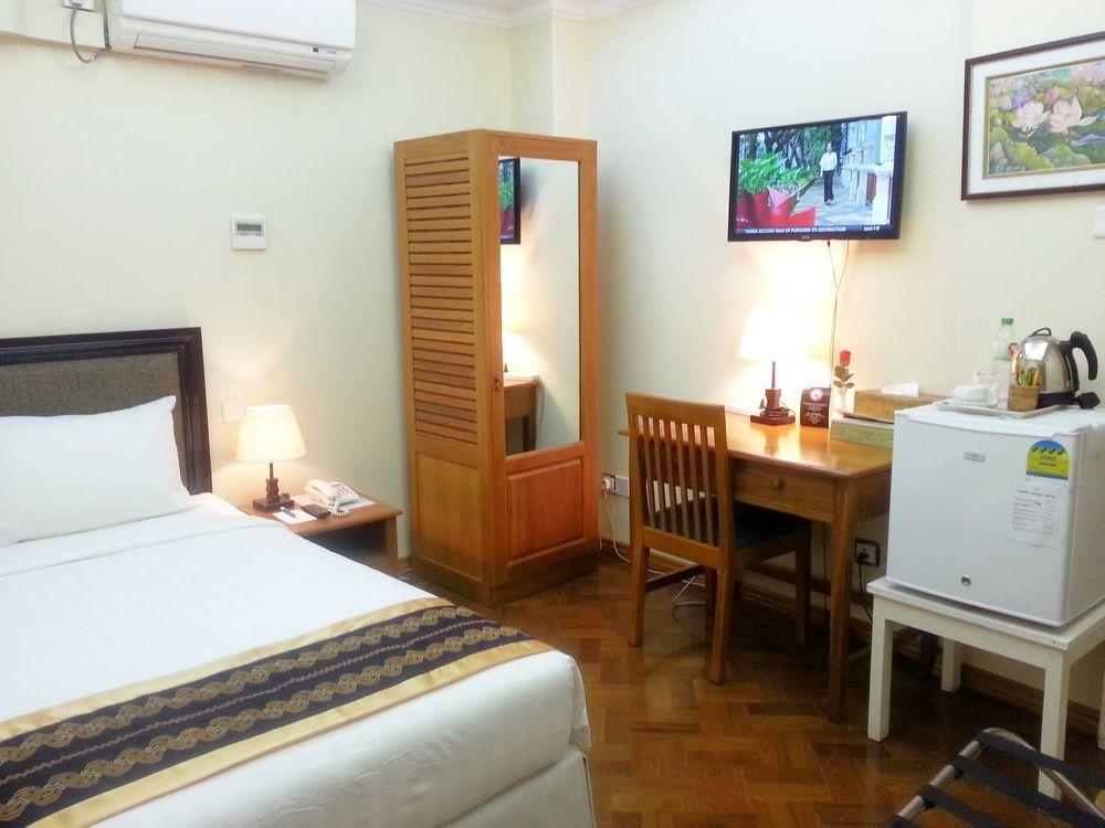 Grand Laurel Hotel Янгон Екстер'єр фото