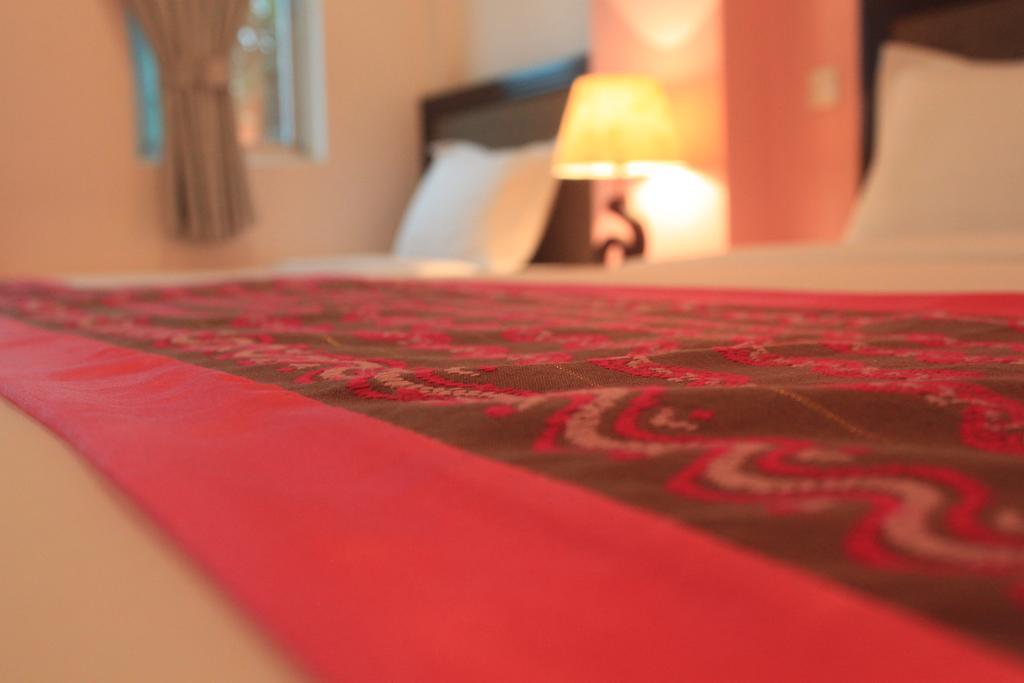 Grand Laurel Hotel Янгон Екстер'єр фото