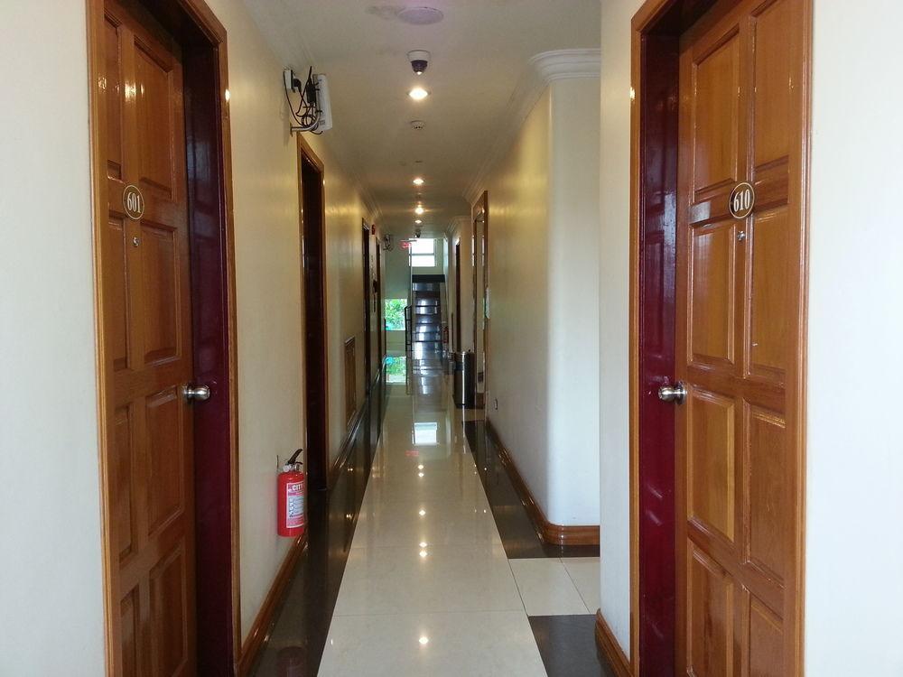 Grand Laurel Hotel Янгон Екстер'єр фото