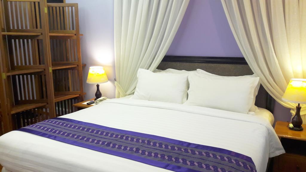 Grand Laurel Hotel Янгон Екстер'єр фото